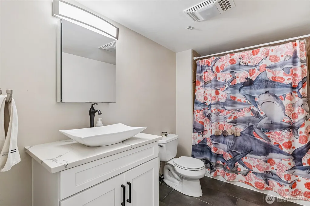 3028 Western Avenue Seattle WA 98121