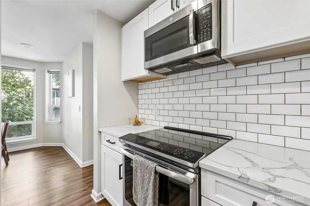 3028 Western Avenue Seattle WA 98121