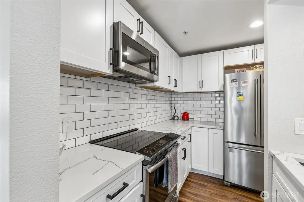 3028 Western Avenue Seattle WA 98121
