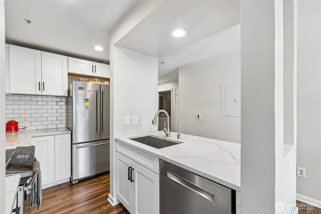 3028 Western Avenue Seattle WA 98121