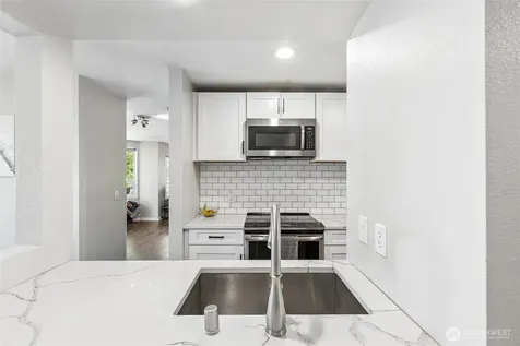 3028 Western Avenue Seattle WA 98121