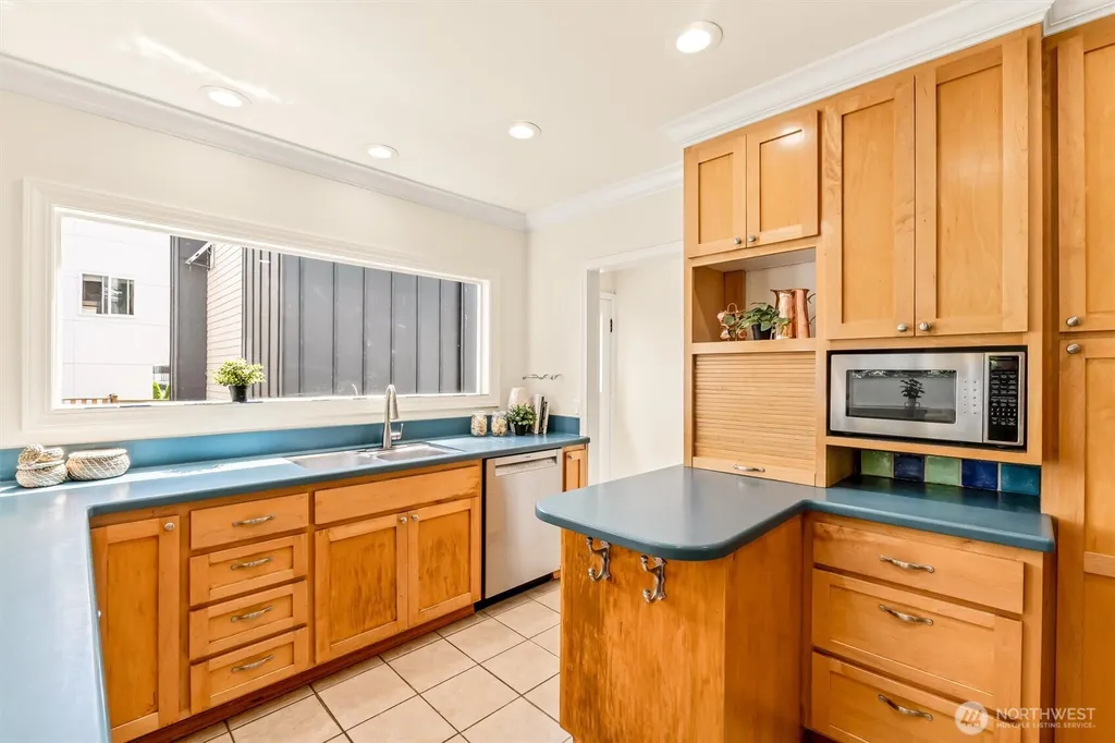 2763 59th Avenue SW Seattle WA 98116