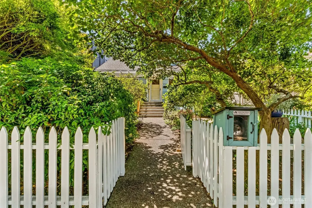 2763 59th Avenue SW Seattle WA 98116