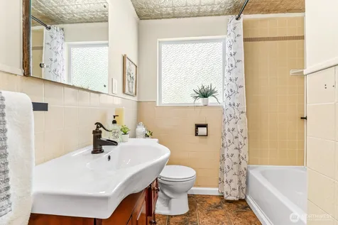 2763 59th Avenue SW Seattle WA 98116