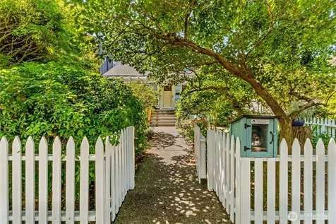2763 59th Avenue SW Seattle WA 98116