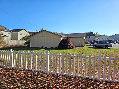 6521 201st Rochester WA 98579