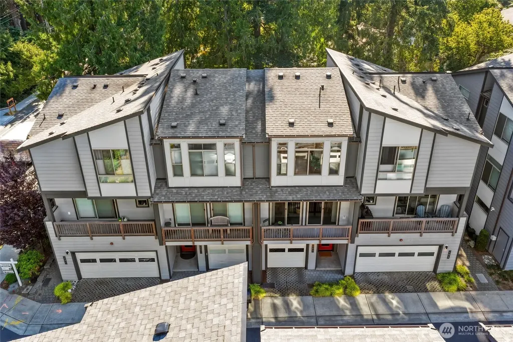 6861 NE 170th Kenmore WA 98028