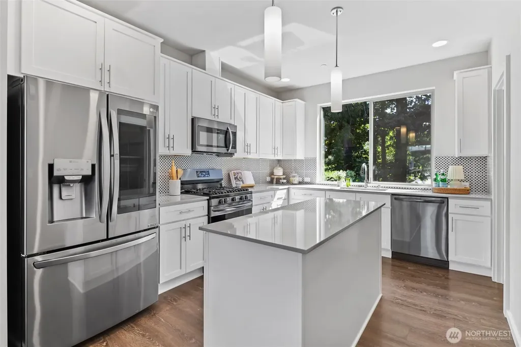 6861 NE 170th Kenmore WA 98028