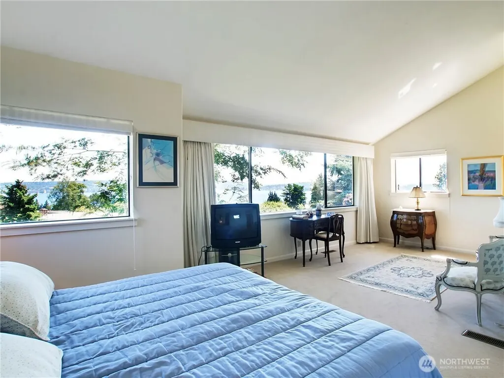 5715 63rd Avenue NE Seattle WA 98105
