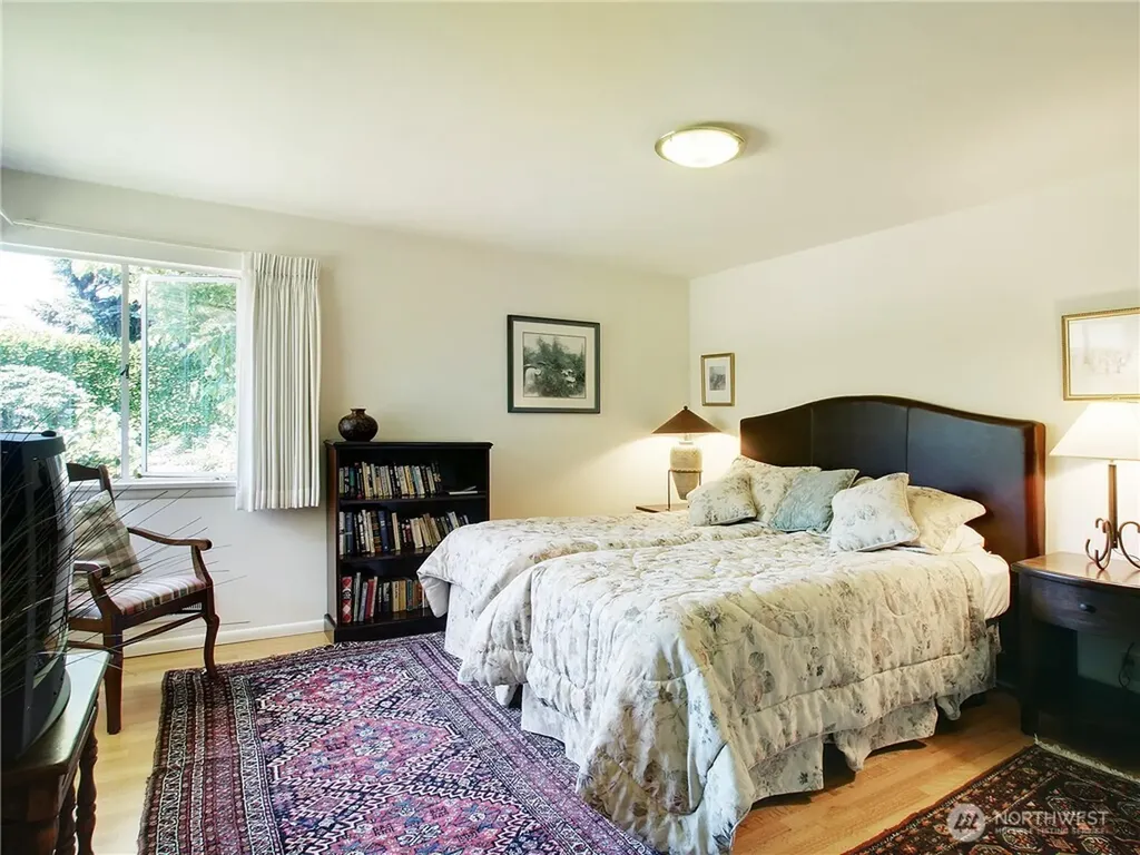 5715 63rd Avenue NE Seattle WA 98105