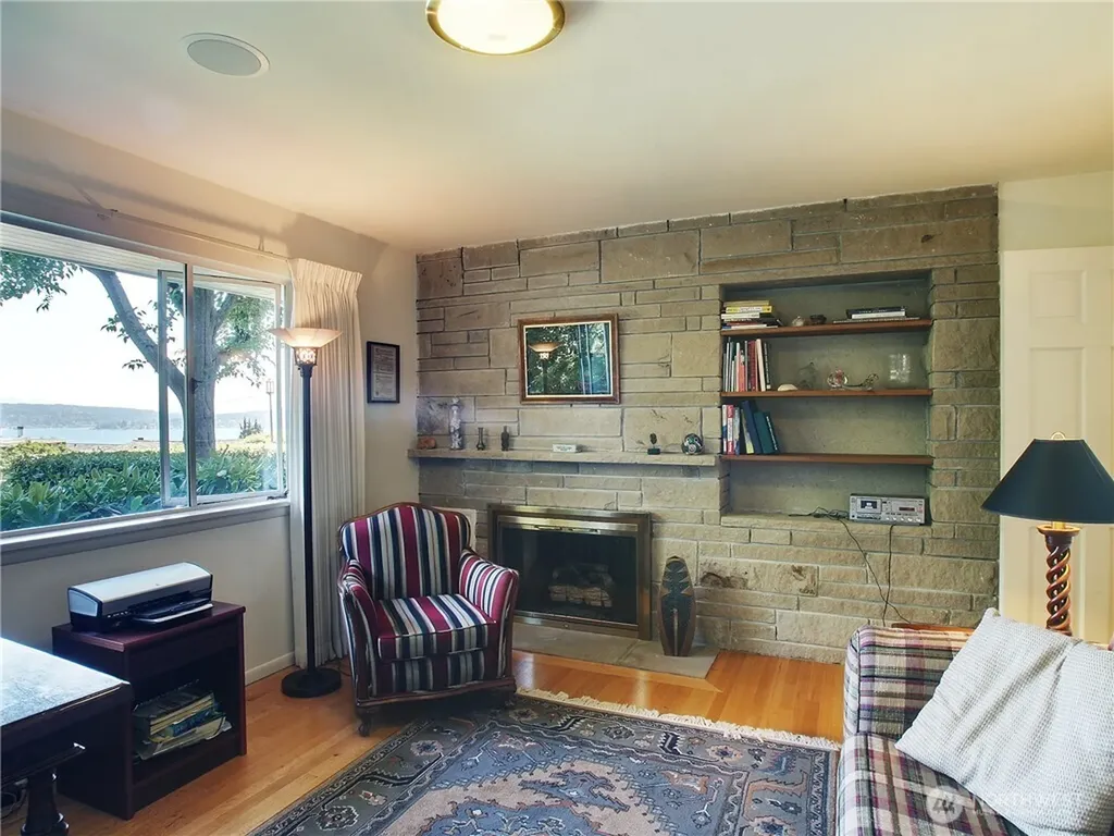 5715 63rd Avenue NE Seattle WA 98105