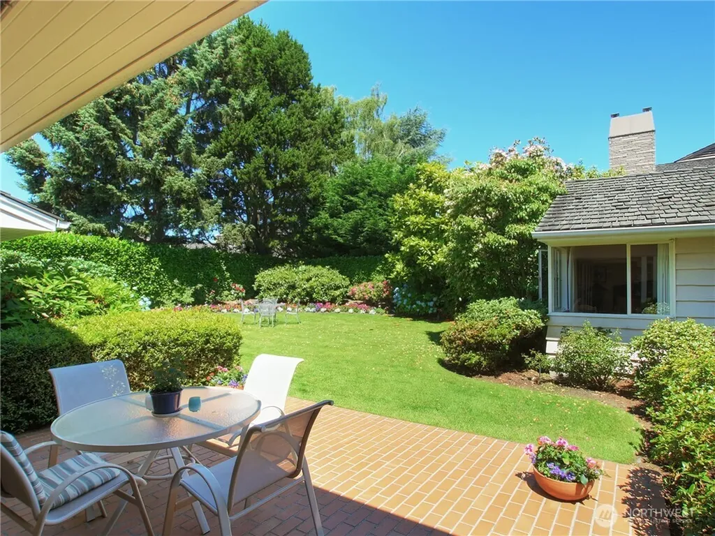 5715 63rd Avenue NE Seattle WA 98105