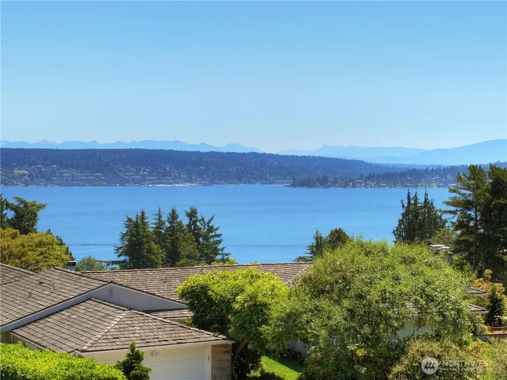 5715 63rd Avenue NE Seattle WA 98105