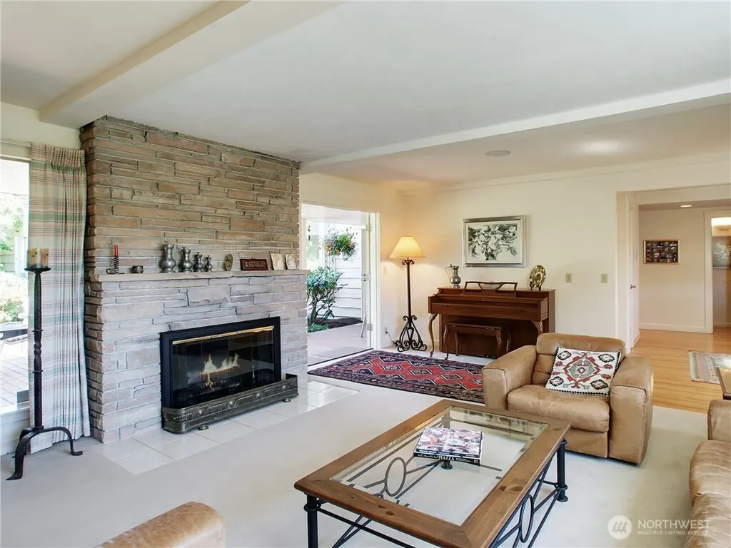 5715 63rd Avenue NE Seattle WA 98105