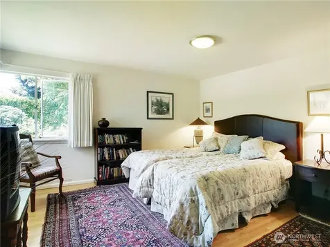 5715 63rd Avenue NE Seattle WA 98105