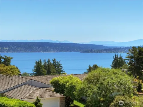 5715 63rd Avenue NE Seattle WA 98105
