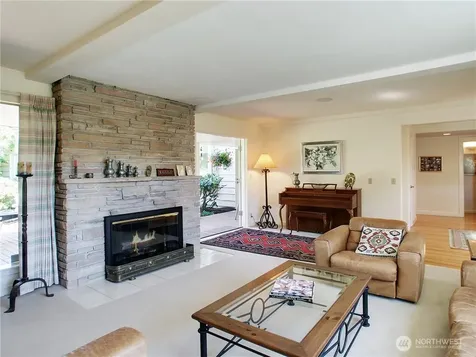 5715 63rd Avenue NE Seattle WA 98105
