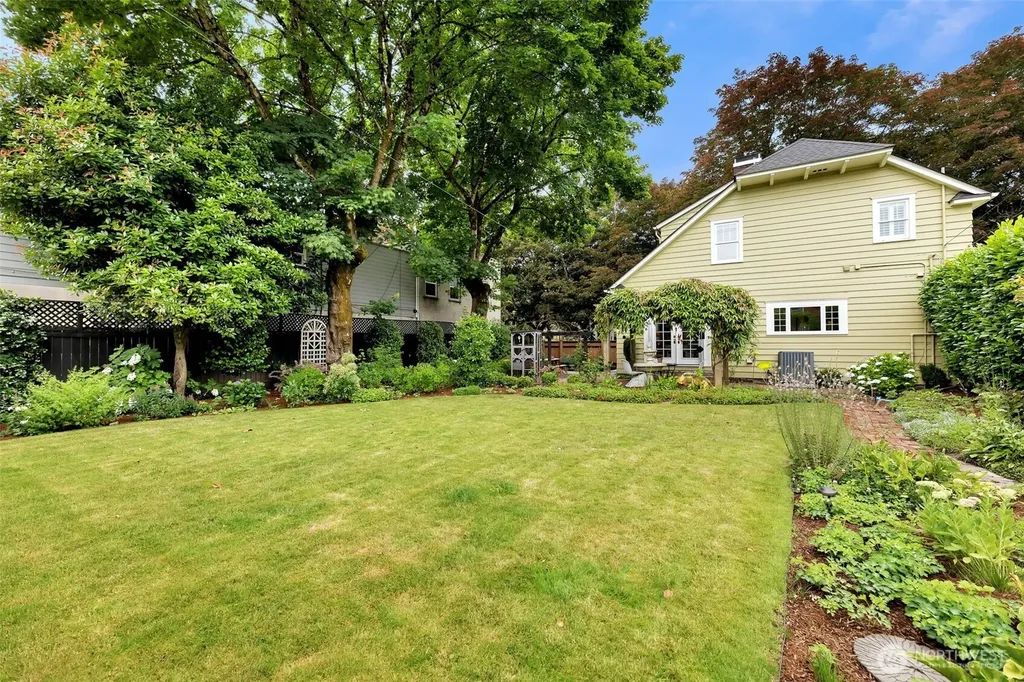 1614 21st Avenue Longview WA 98632
