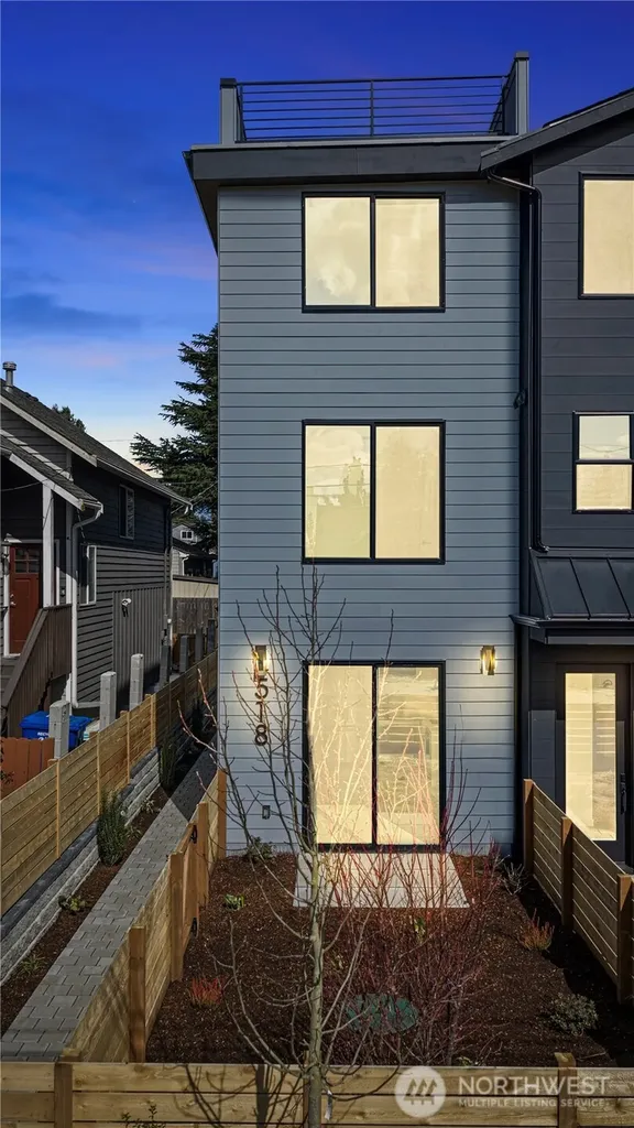 518 N 102nd Street Seattle WA 98133
