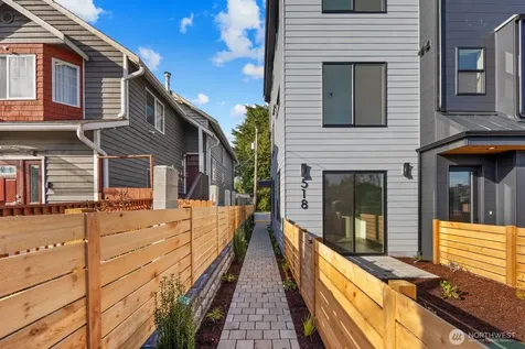 518 N 102nd Street Seattle WA 98133
