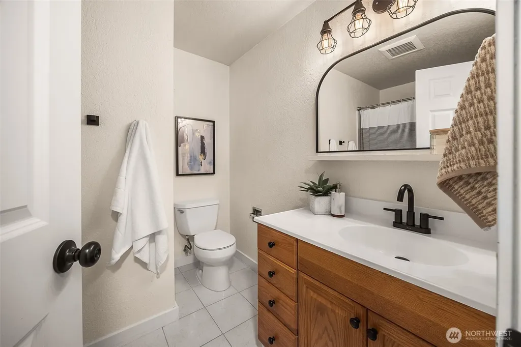 15315 50th Avenue W Edmonds WA 98026