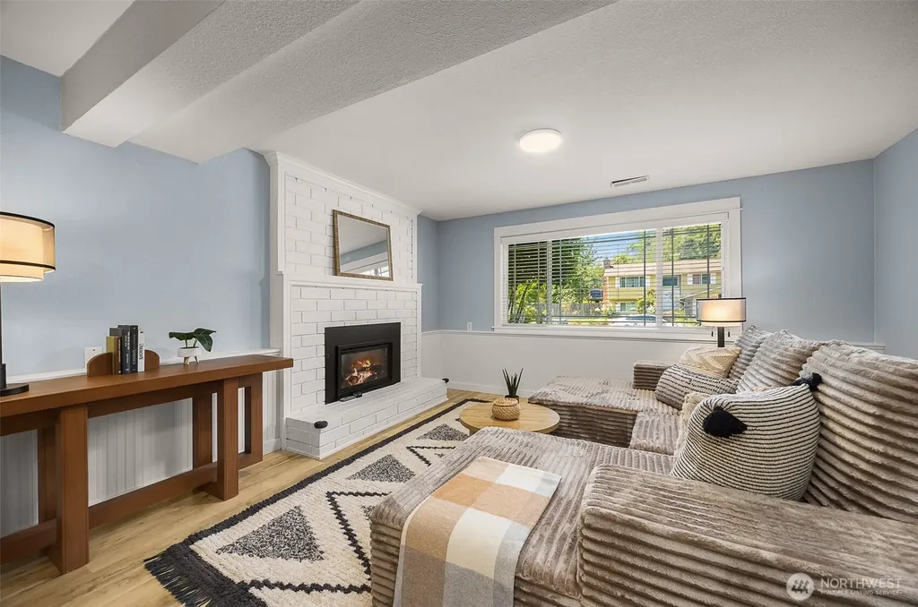 15315 50th Avenue W Edmonds WA 98026