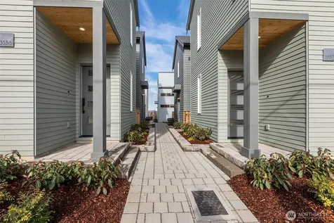 3538 S Dawson Street Seattle WA 98118