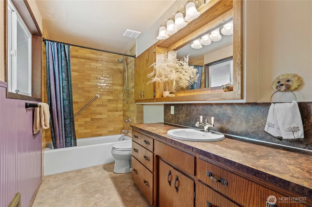 4202 Kyro Road SE Lacey WA 98503