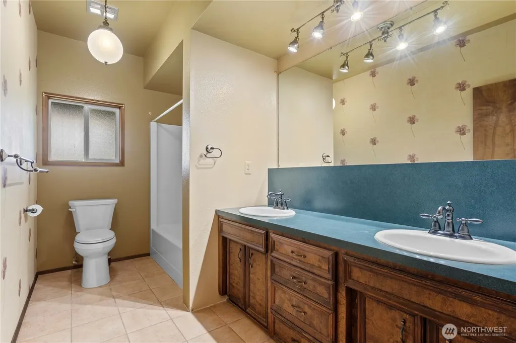 4202 Kyro Road SE Lacey WA 98503