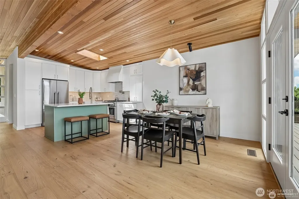 12582 Riviera Place NE Seattle WA 98125