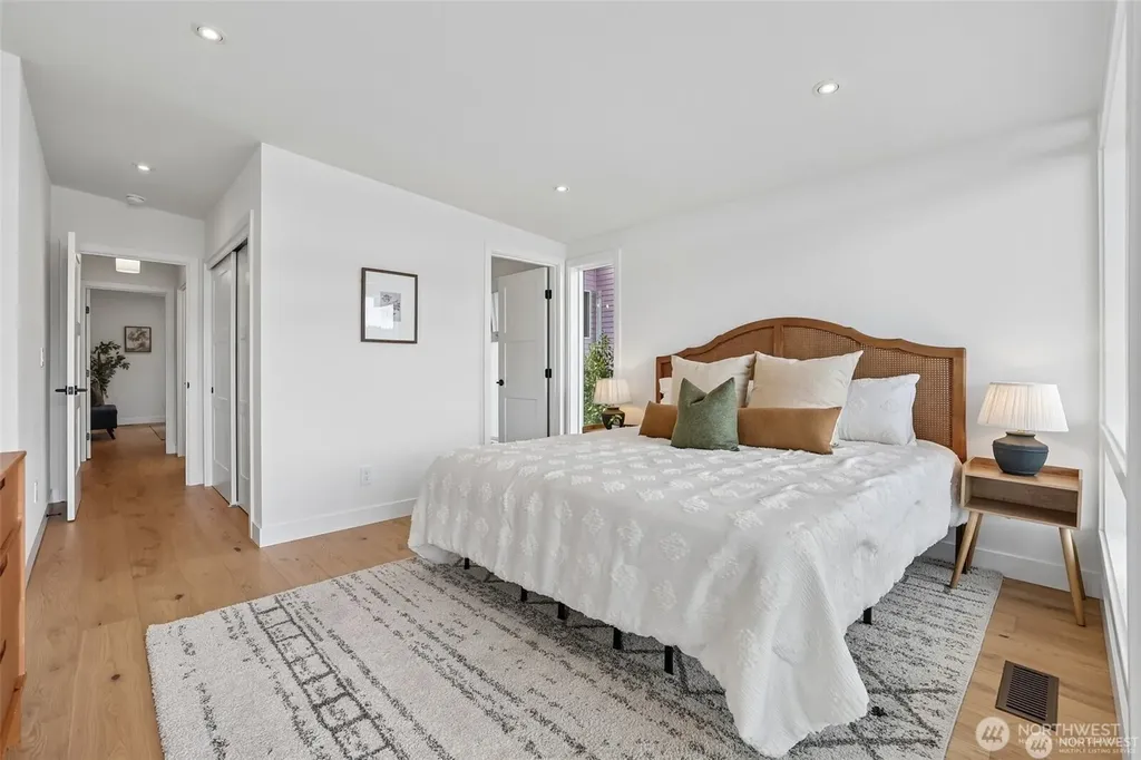 12582 Riviera Place NE Seattle WA 98125