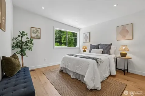 12582 Riviera Place NE Seattle WA 98125