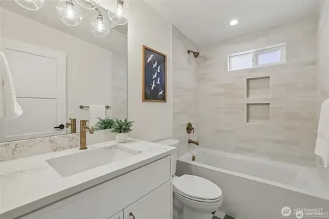 12582 Riviera Place NE Seattle WA 98125