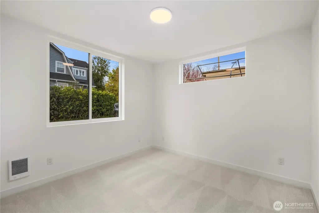 516 N 102nd Street Seattle WA 98133