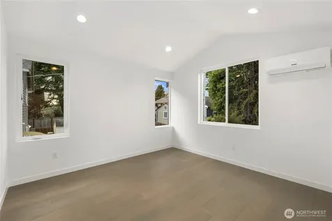 516 N 102nd Street Seattle WA 98133