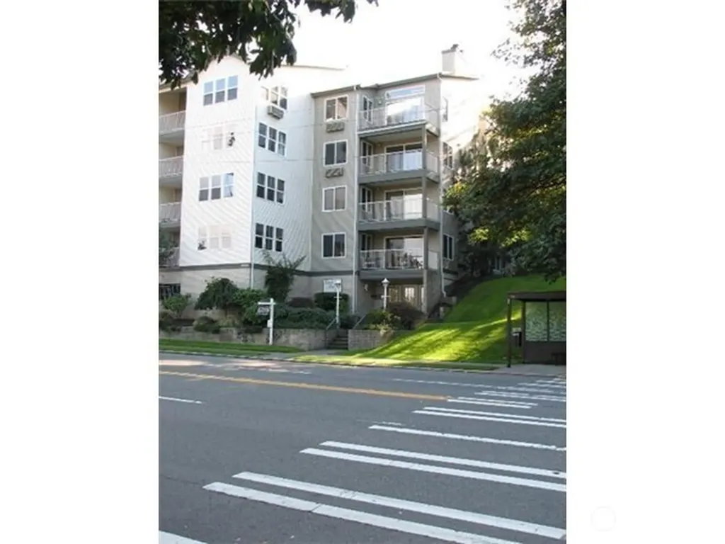 965 W Nickerson Street Seattle WA 98119