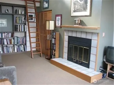 965 W Nickerson Street Seattle WA 98119
