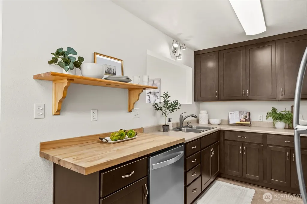 834 S 72nd Street Tacoma WA 98408