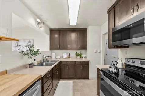 834 S 72nd Street Tacoma WA 98408