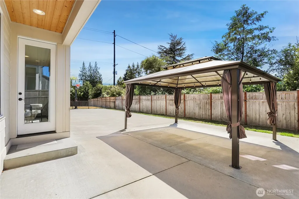 14326 57th Avenue E Puyallup WA 98373