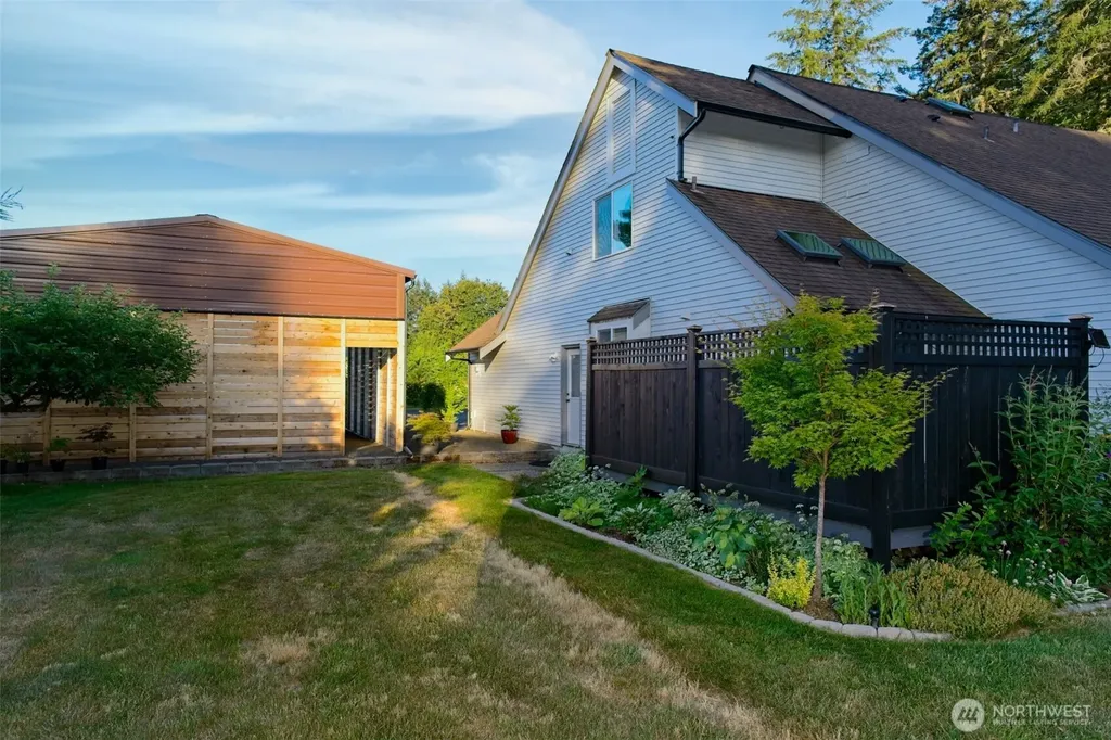 305 NW Paulson Road Poulsbo WA 98370