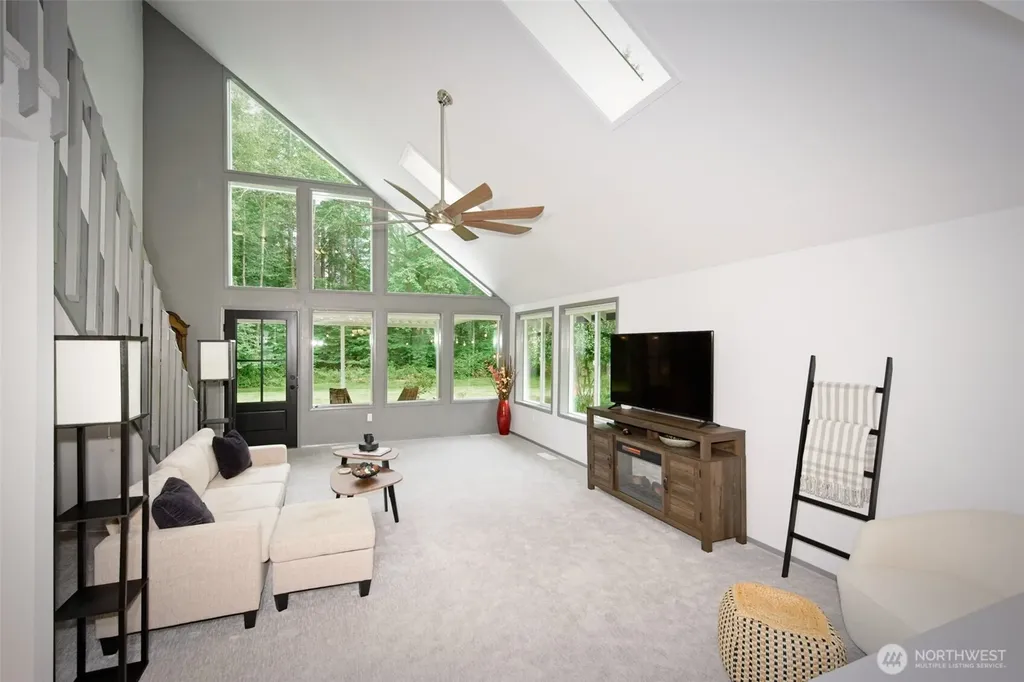 305 NW Paulson Road Poulsbo WA 98370