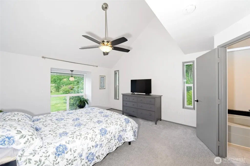 305 NW Paulson Road Poulsbo WA 98370