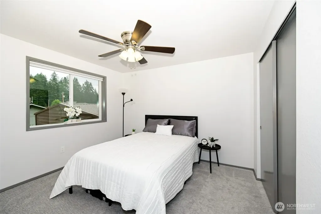 305 NW Paulson Road Poulsbo WA 98370