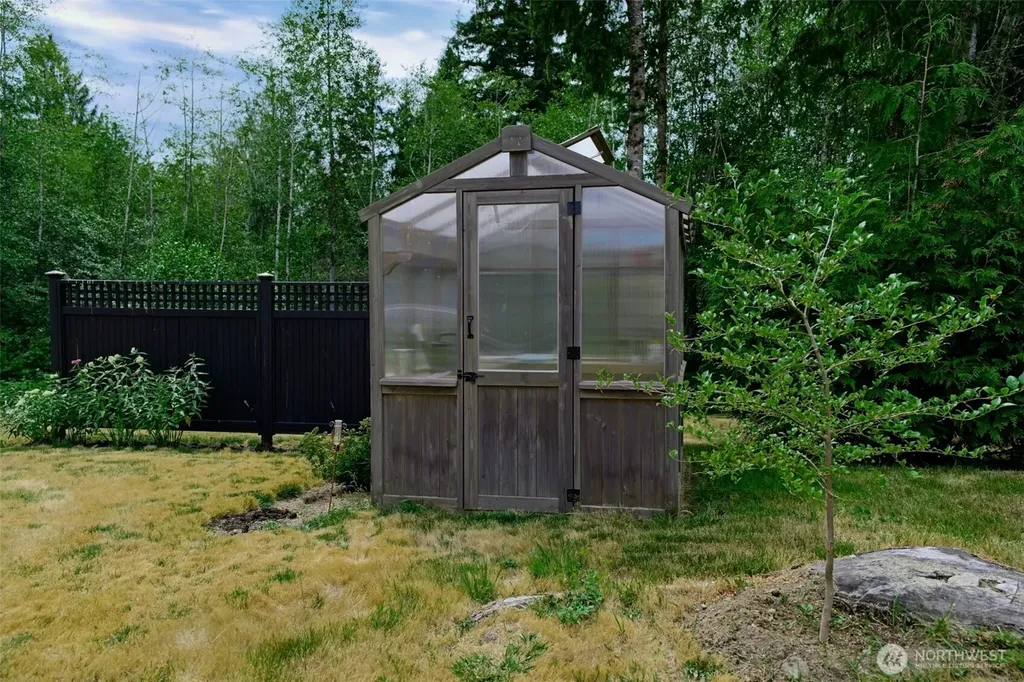 305 NW Paulson Road Poulsbo WA 98370