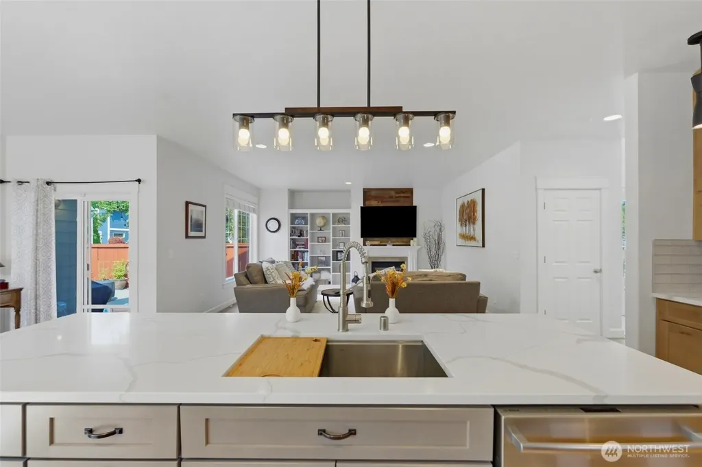 15217 Daffodil Street Ct E Sumner WA 98390