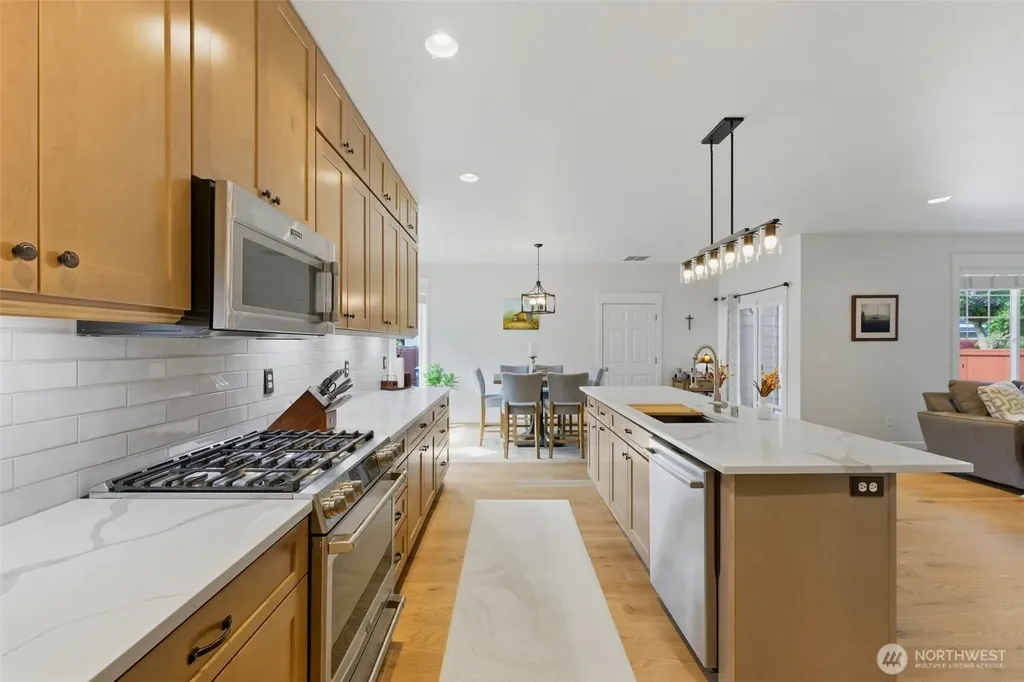 15217 Daffodil Street Ct E Sumner WA 98390
