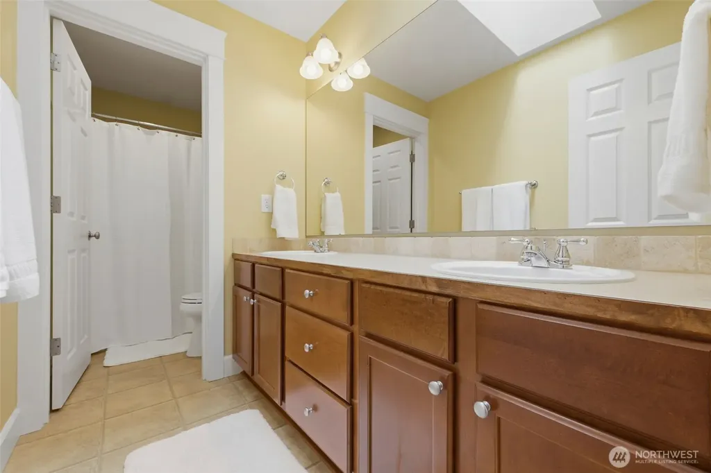 15217 Daffodil Street Ct E Sumner WA 98390