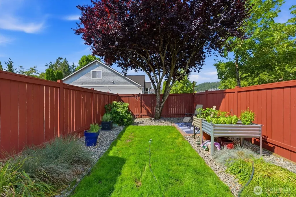15217 Daffodil Street Ct E Sumner WA 98390