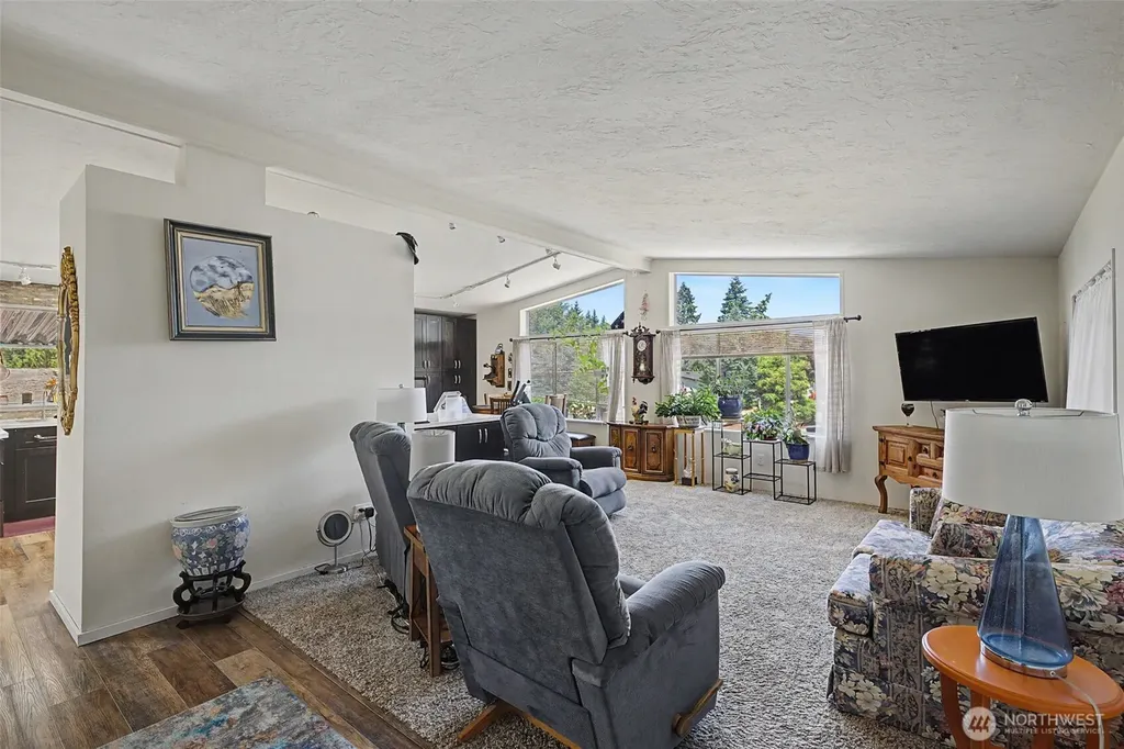 2500 S 370th Federal Way WA 98003